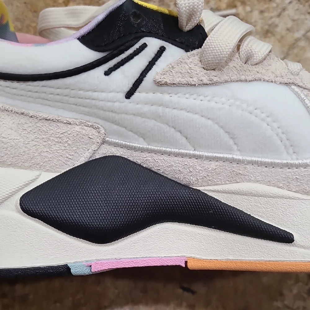 Puma Squishmallows Cam #1 Multicolor Sneakers with Cat Design Womens Sz 9